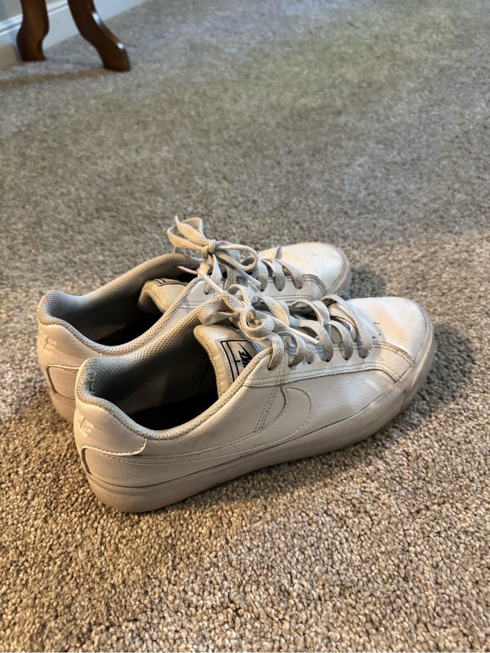 Nike white‎ Low-Top Leather Sneakers